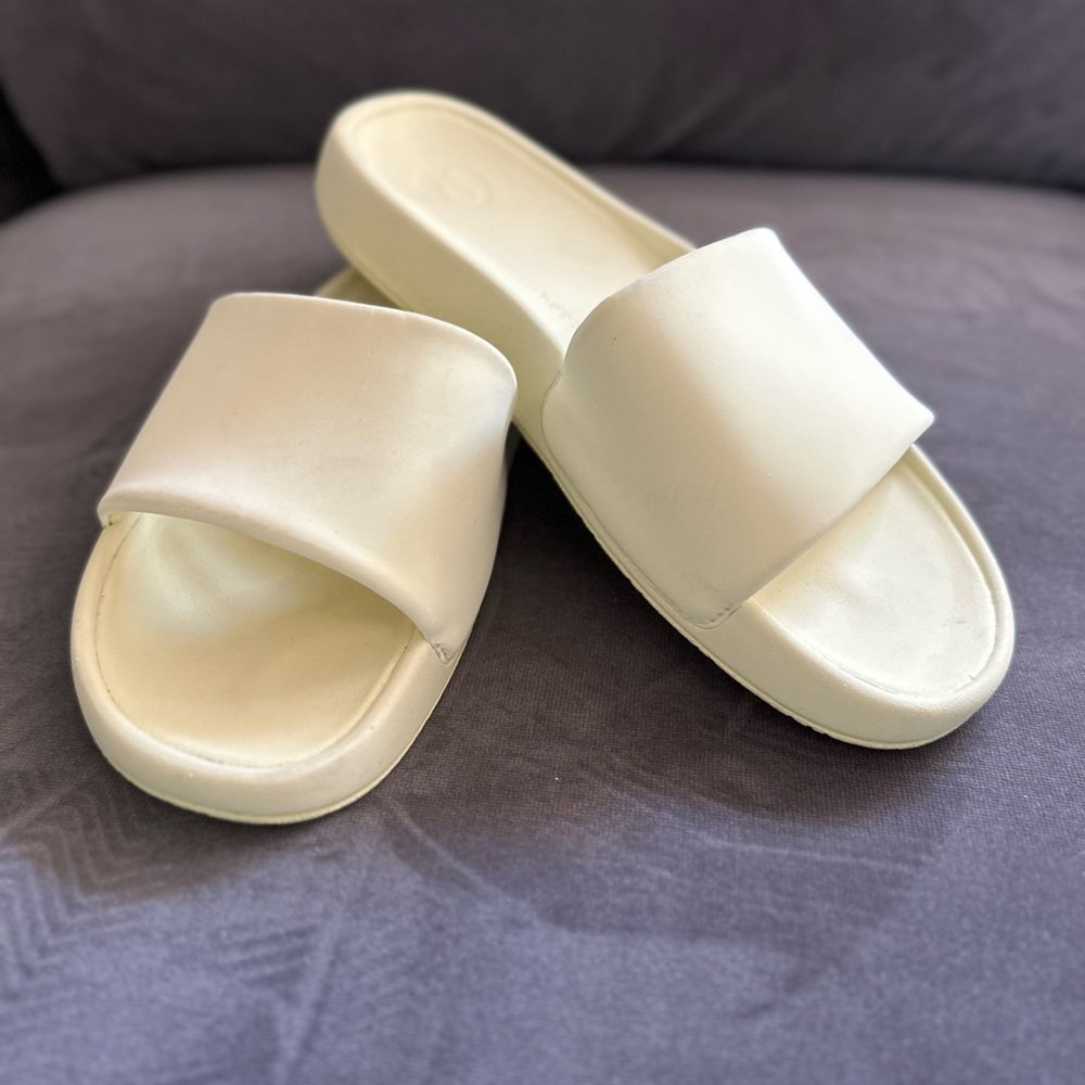 Lululemon Restfeel Slides Yellow Size 7